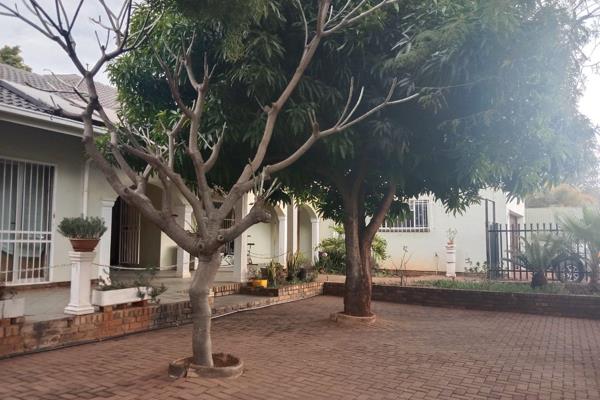 5 Bedroom Property for Sale in Dorandia Gauteng