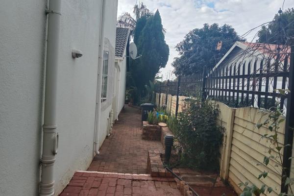 5 Bedroom Property for Sale in Dorandia Gauteng