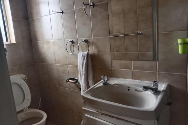 5 Bedroom Property for Sale in Dorandia Gauteng