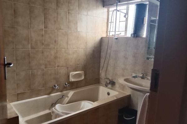 5 Bedroom Property for Sale in Dorandia Gauteng