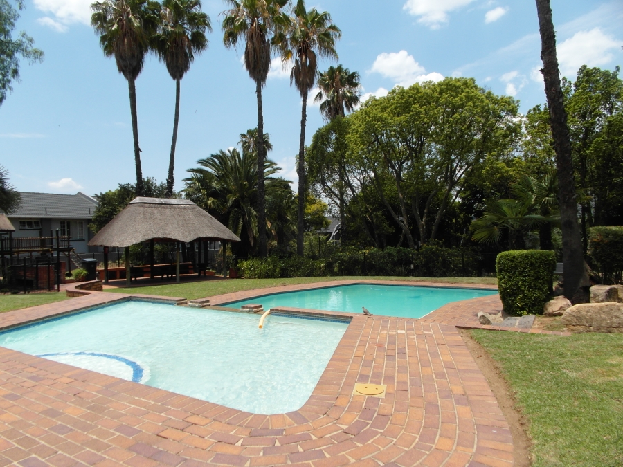 To Let 2 Bedroom Property for Rent in Northwold Gauteng