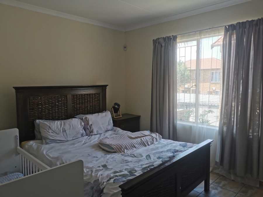 To Let 2 Bedroom Property for Rent in Strubensvallei Gauteng