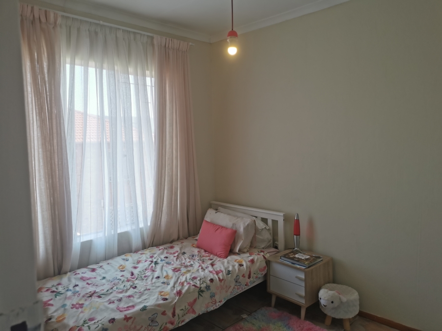 To Let 2 Bedroom Property for Rent in Strubensvallei Gauteng