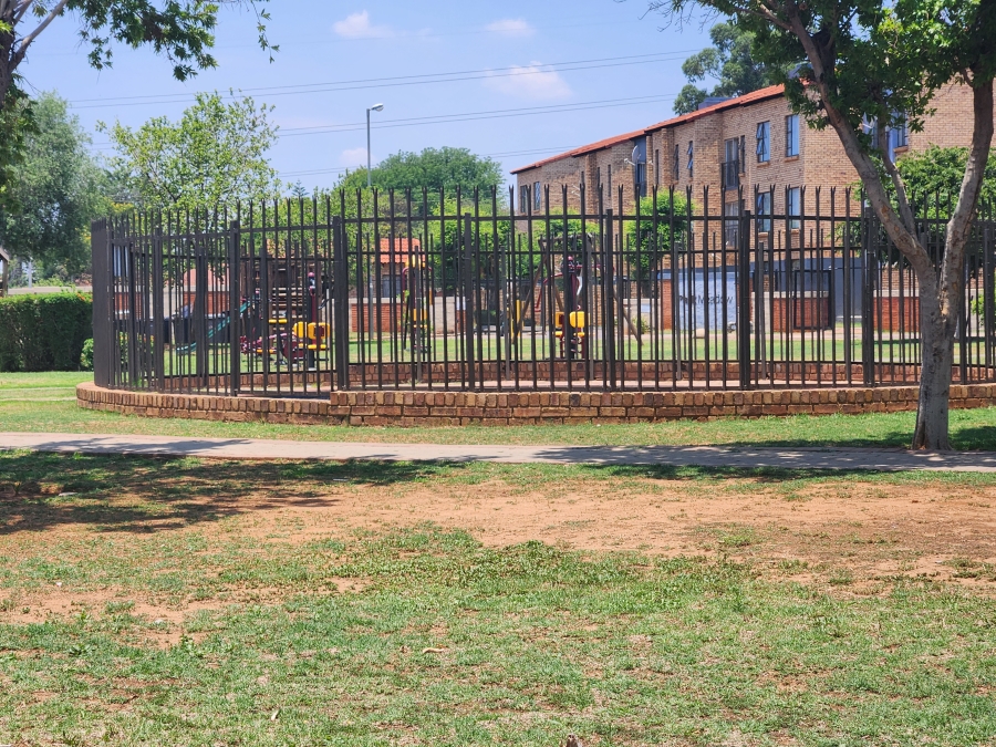 2 Bedroom Property for Sale in The Orchards Gauteng