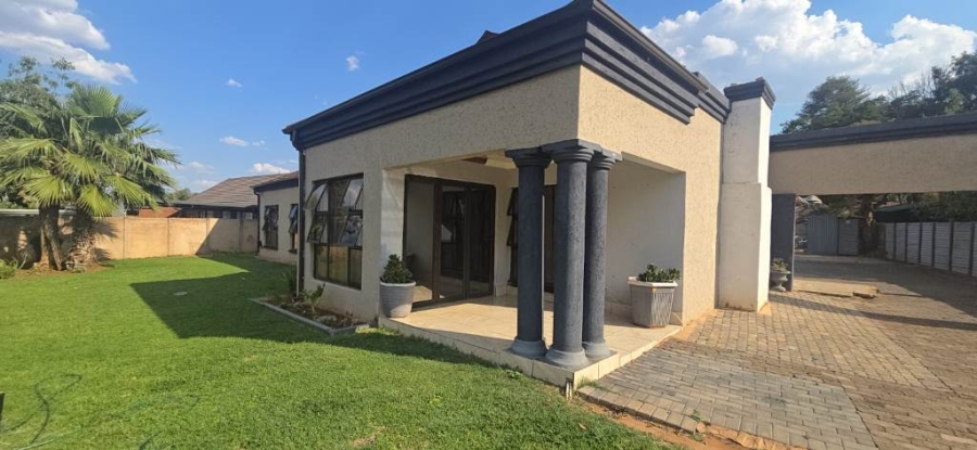 3 Bedroom Property for Sale in Dorandia Gauteng