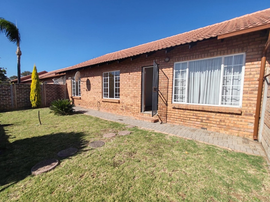 3 Bedroom Property for Sale in Annlin Gauteng