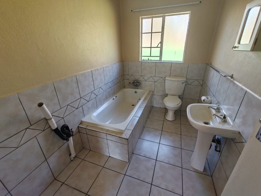 3 Bedroom Property for Sale in Annlin Gauteng