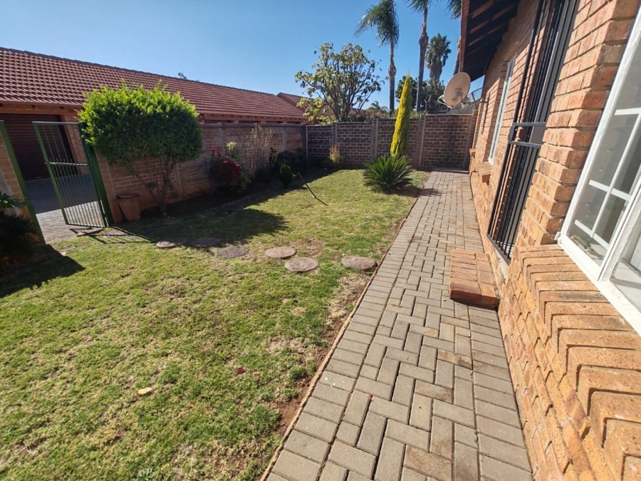 3 Bedroom Property for Sale in Annlin Gauteng