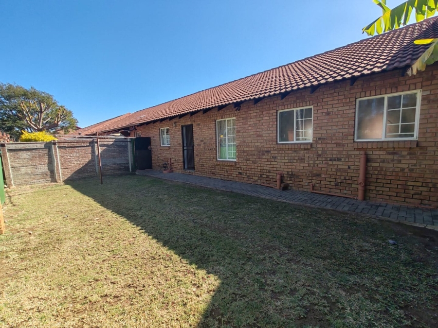 3 Bedroom Property for Sale in Annlin Gauteng