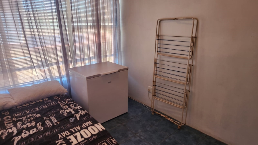 2 Bedroom Property for Sale in Dorandia Gauteng