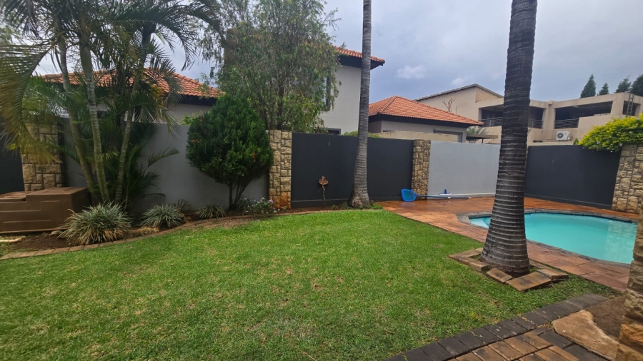 5 Bedroom Property for Sale in Zambezi Country Estate Gauteng