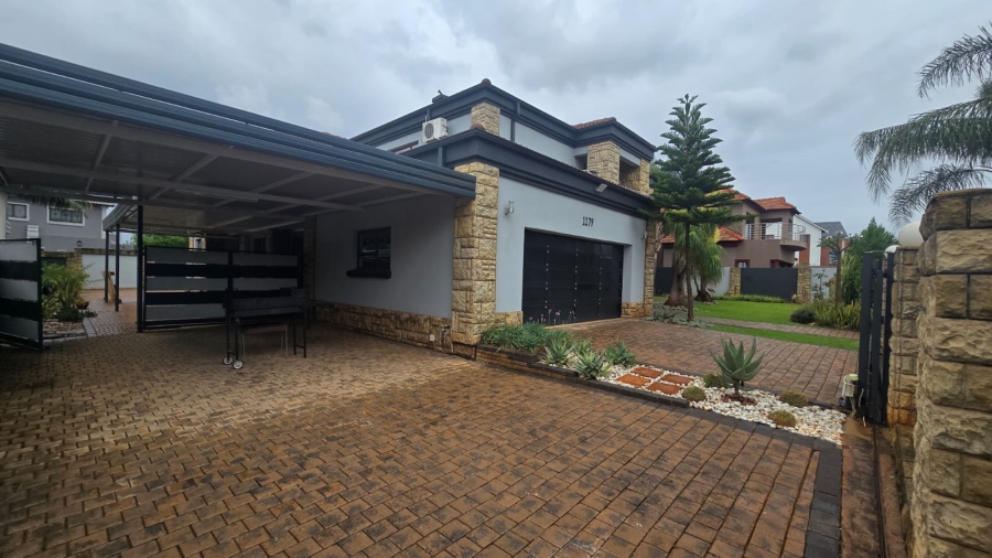 5 Bedroom Property for Sale in Zambezi Country Estate Gauteng