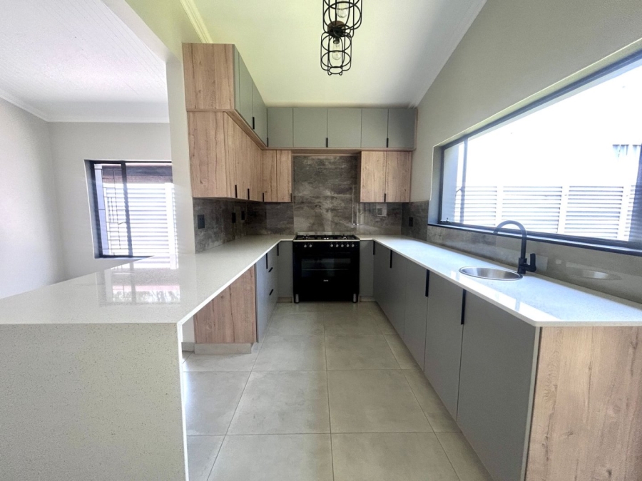 4 Bedroom Property for Sale in Sinoville Gauteng