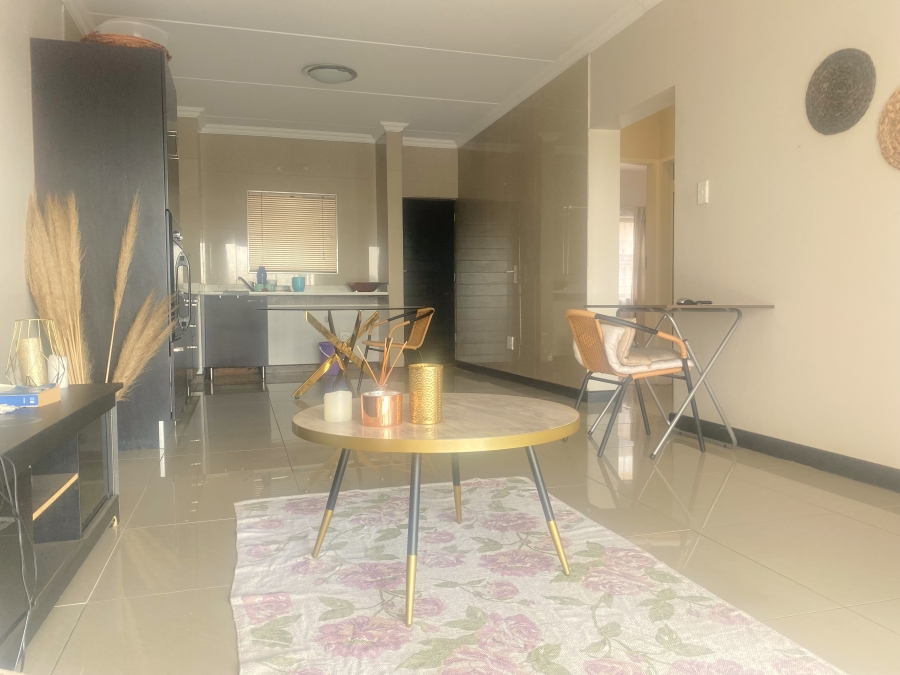 2 Bedroom Property for Sale in Rooihuiskraal North Gauteng