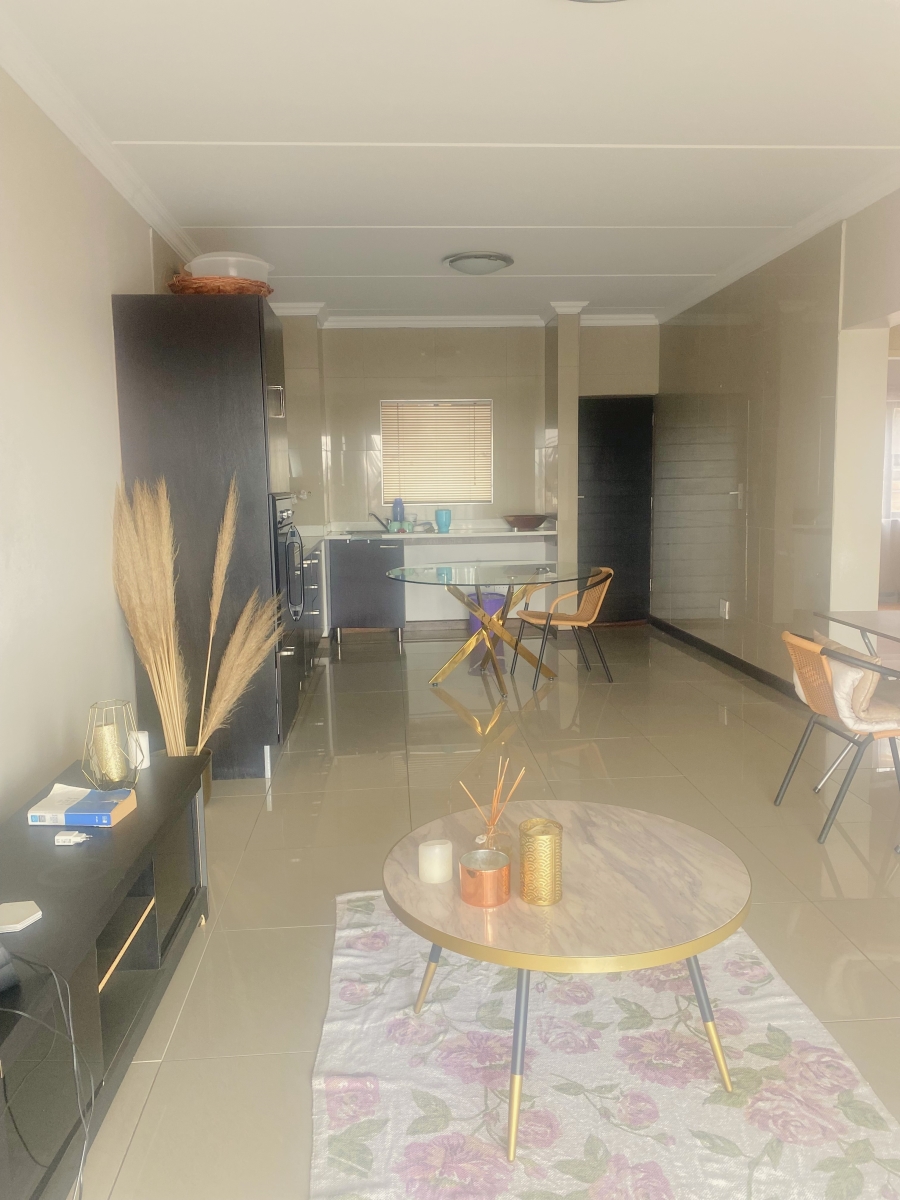 2 Bedroom Property for Sale in Rooihuiskraal North Gauteng