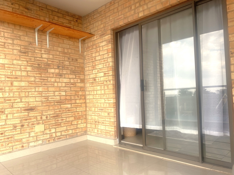 2 Bedroom Property for Sale in Rooihuiskraal North Gauteng