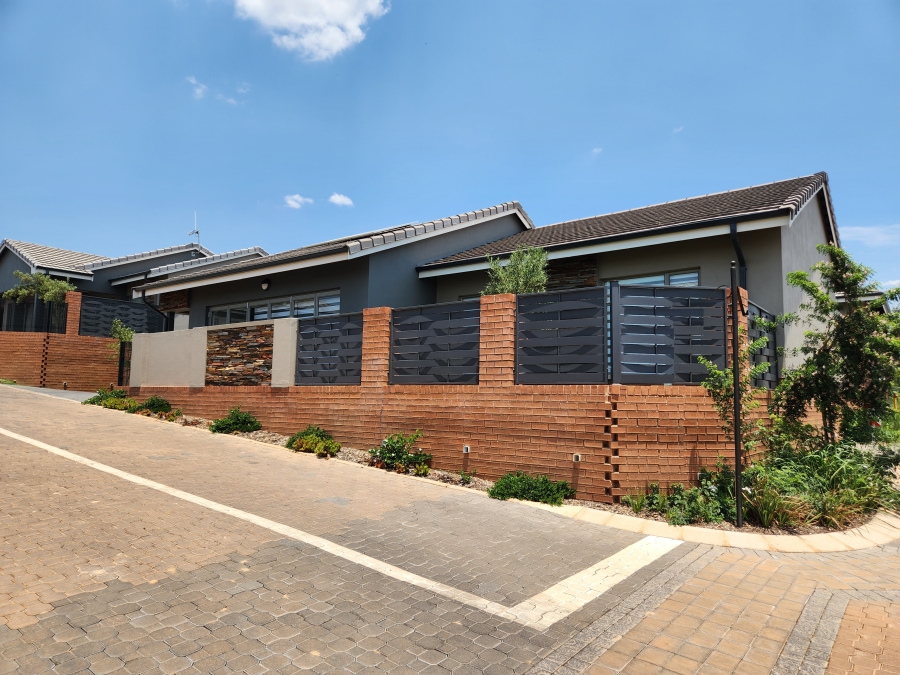 2 Bedroom Property for Sale in Waterkloof Marina Retirement Estate Gauteng