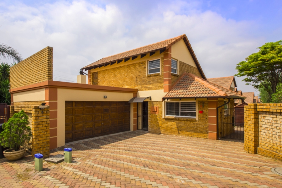 4 Bedroom Property for Sale in Eden Glen Gauteng