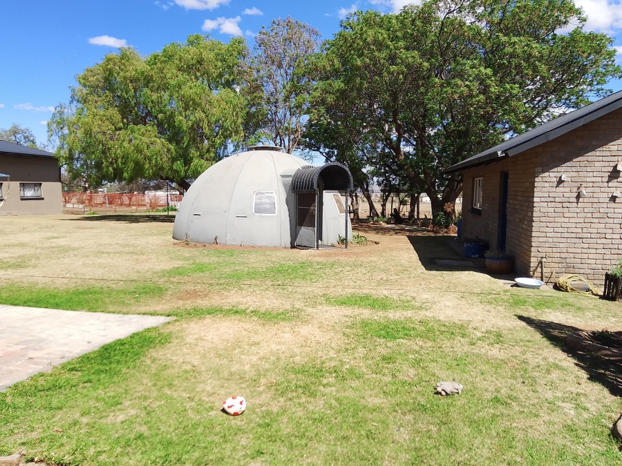 10 Bedroom Property for Sale in Tenacre A H Gauteng