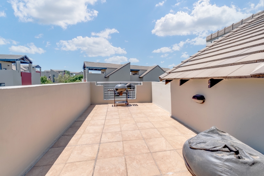 2 Bedroom Property for Sale in Lonehill Gauteng