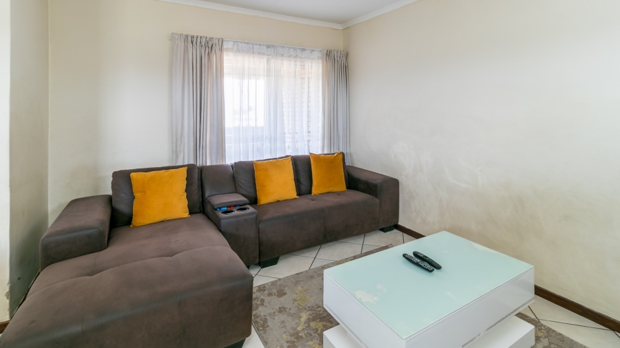 2 Bedroom Property for Sale in Noordwyk Gauteng