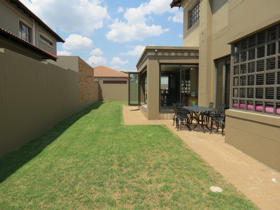 4 Bedroom Property for Sale in Greenstone Hill Gauteng