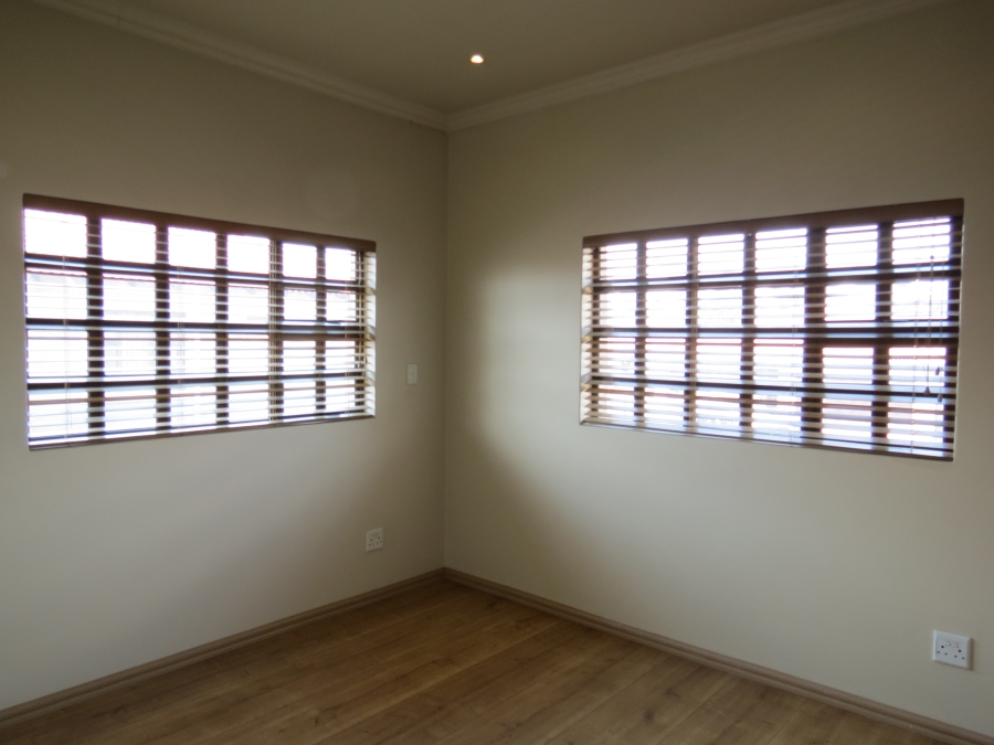 4 Bedroom Property for Sale in Greenstone Hill Gauteng