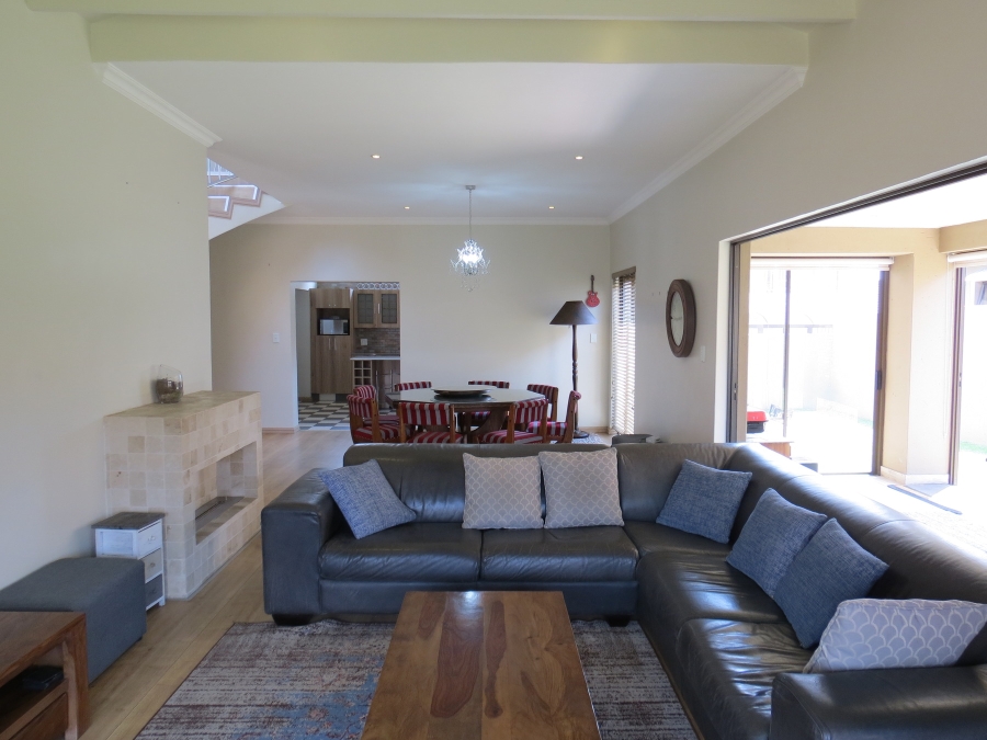 4 Bedroom Property for Sale in Greenstone Hill Gauteng