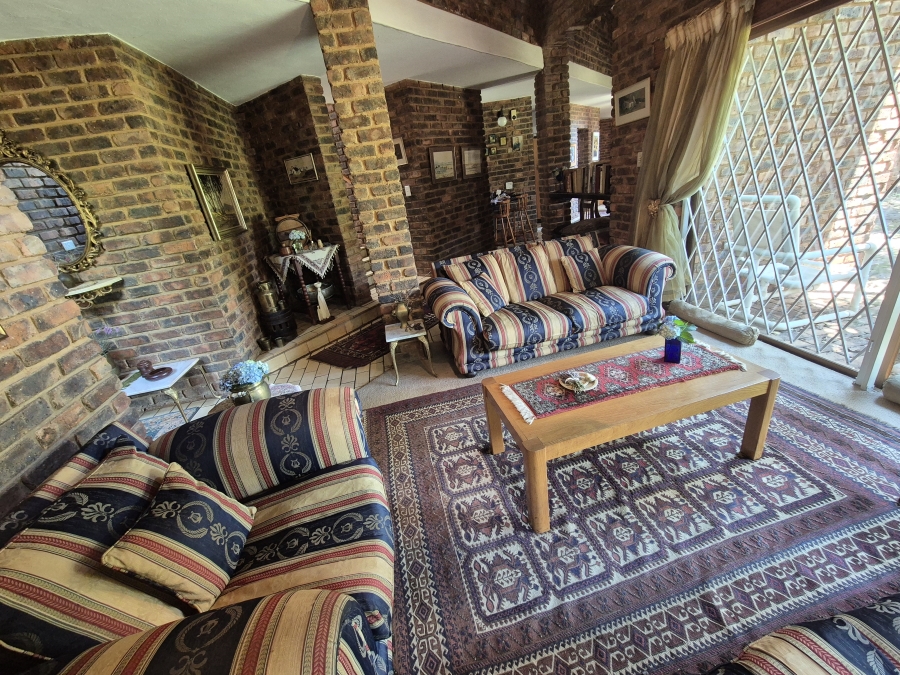 4 Bedroom Property for Sale in Faerie Glen Gauteng