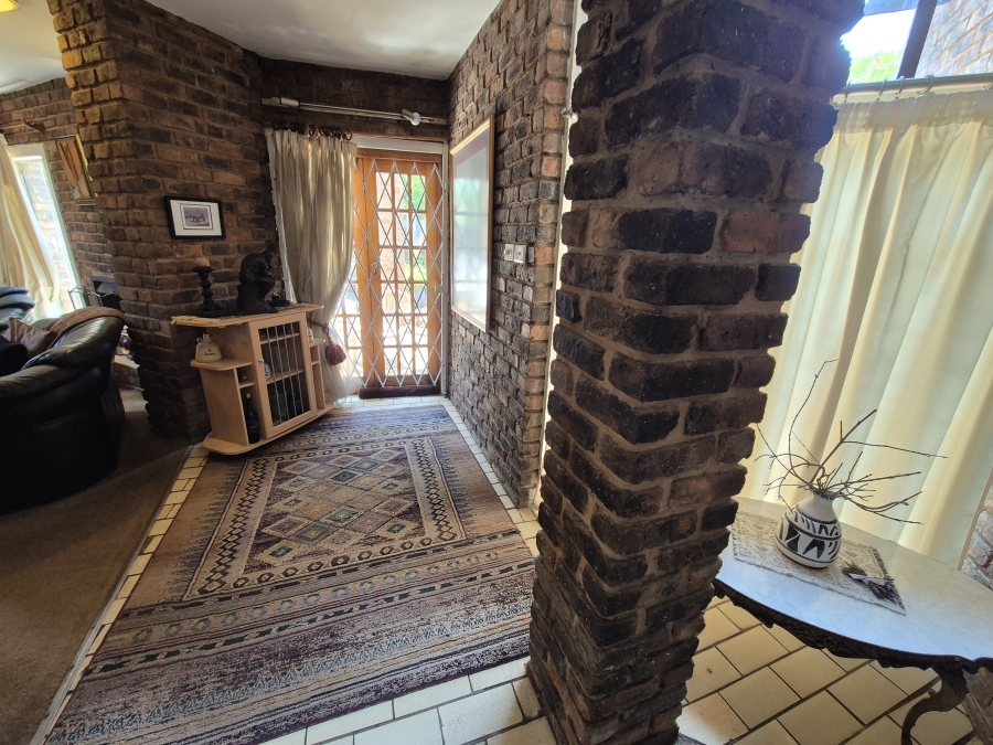 4 Bedroom Property for Sale in Faerie Glen Gauteng