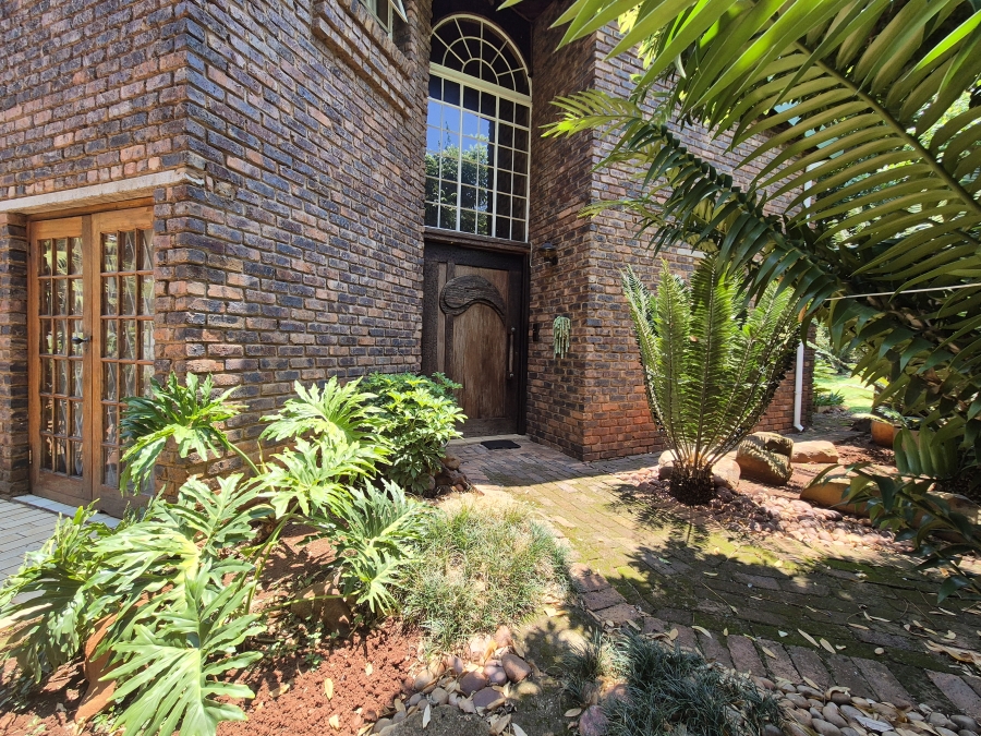 4 Bedroom Property for Sale in Faerie Glen Gauteng