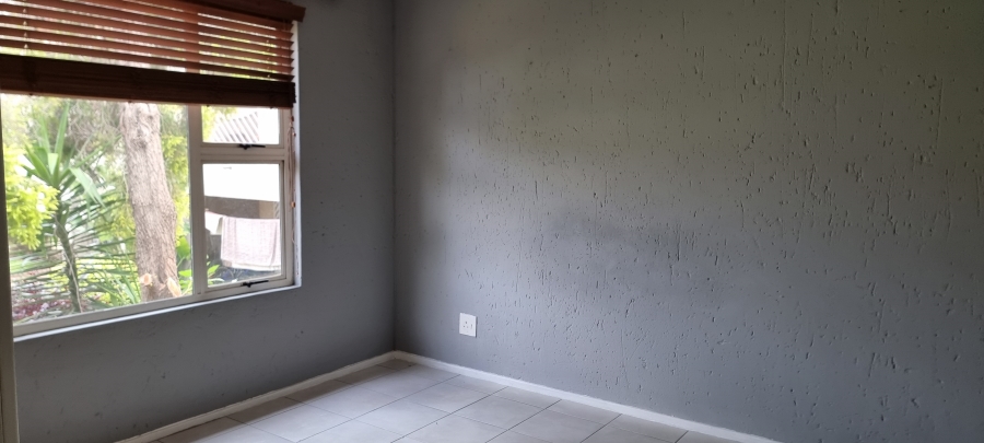 2 Bedroom Property for Sale in Bromhof Gauteng