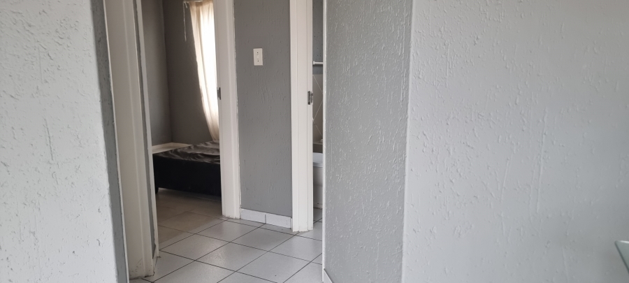 2 Bedroom Property for Sale in Bromhof Gauteng