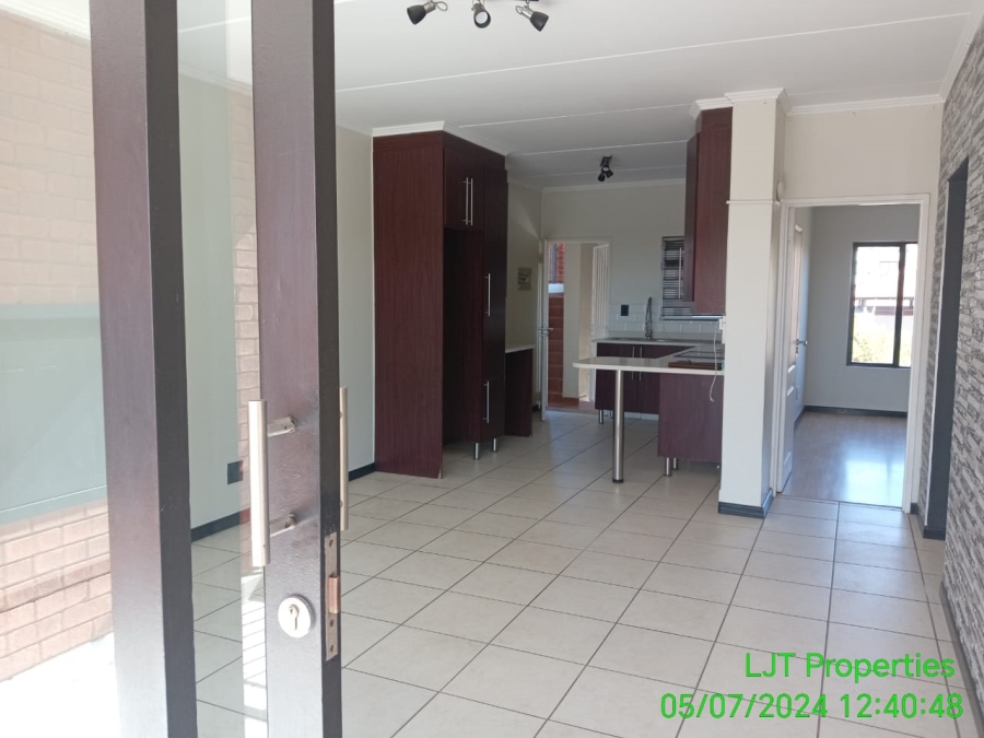 To Let 2 Bedroom Property for Rent in Greenstone Hill Gauteng