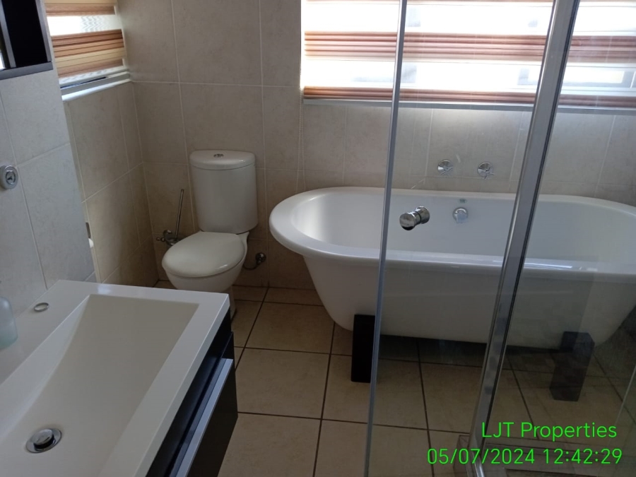 To Let 2 Bedroom Property for Rent in Greenstone Hill Gauteng