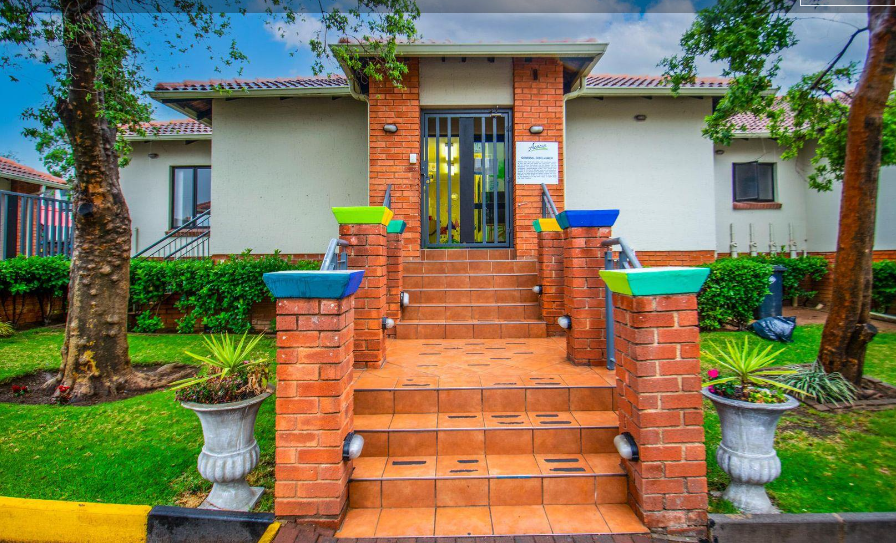 To Let 2 Bedroom Property for Rent in Greenstone Hill Gauteng