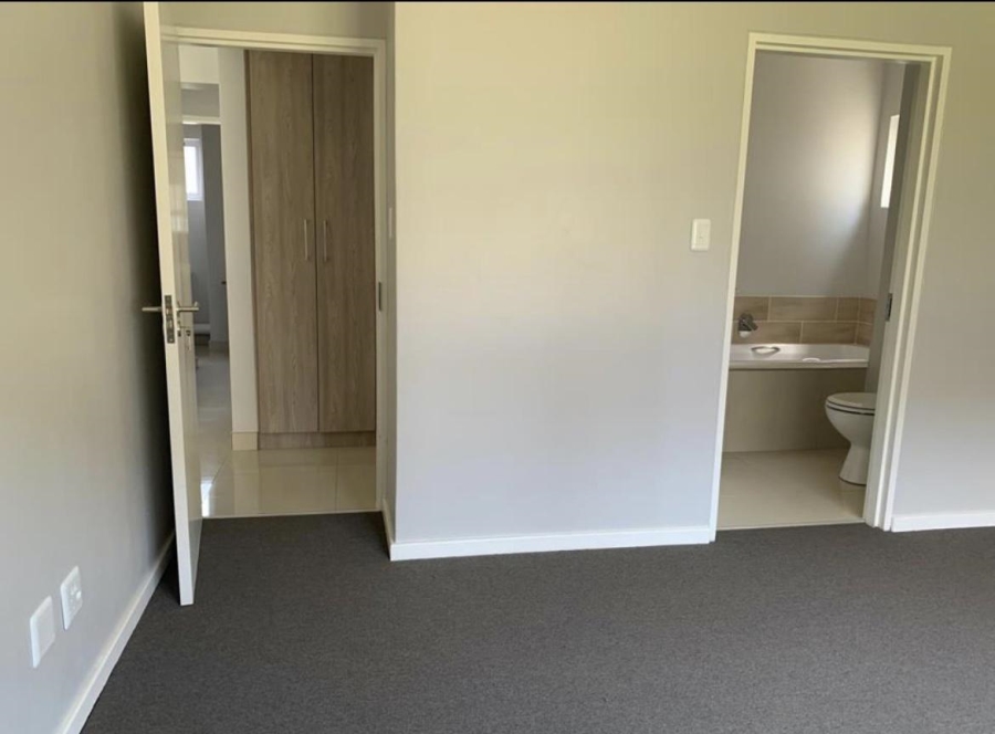 To Let 2 Bedroom Property for Rent in Blue Hills Gauteng