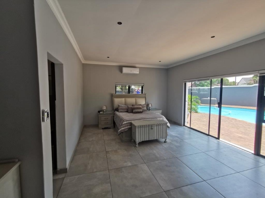 4 Bedroom Property for Sale in Verwoerdpark Gauteng