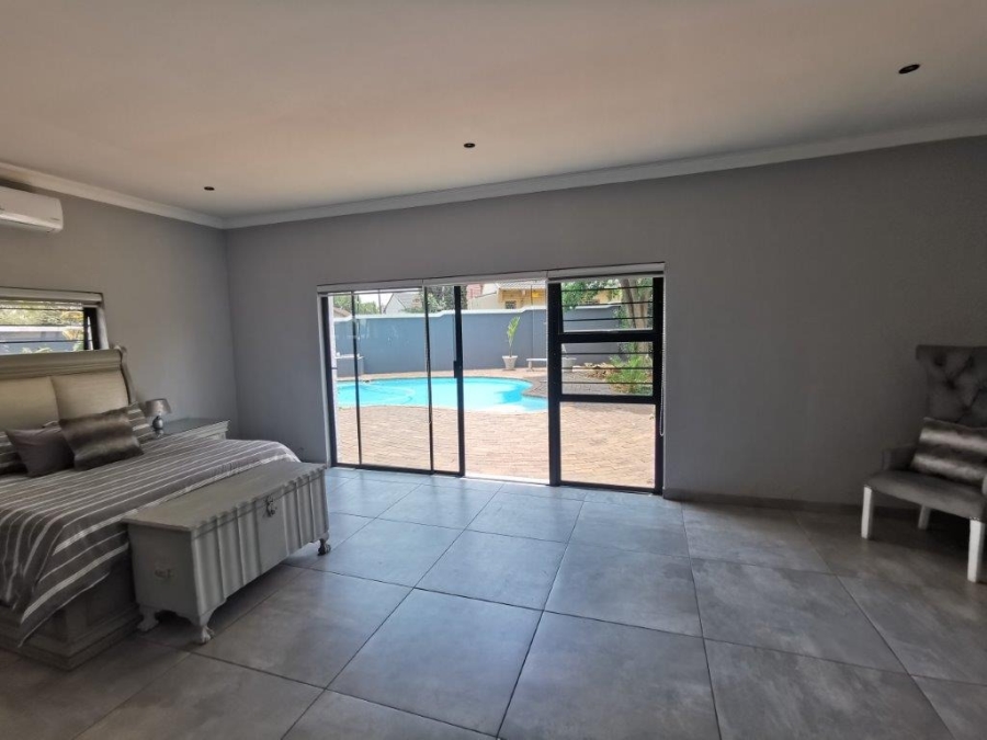 4 Bedroom Property for Sale in Verwoerdpark Gauteng