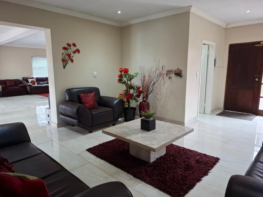 4 Bedroom Property for Sale in Lakefield Gauteng