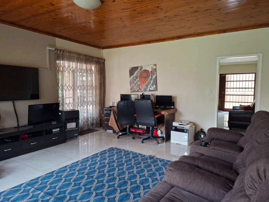 4 Bedroom Property for Sale in Lakefield Gauteng