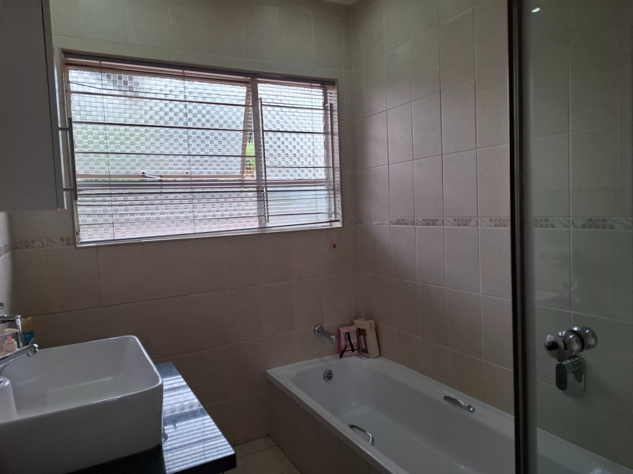 4 Bedroom Property for Sale in Lakefield Gauteng