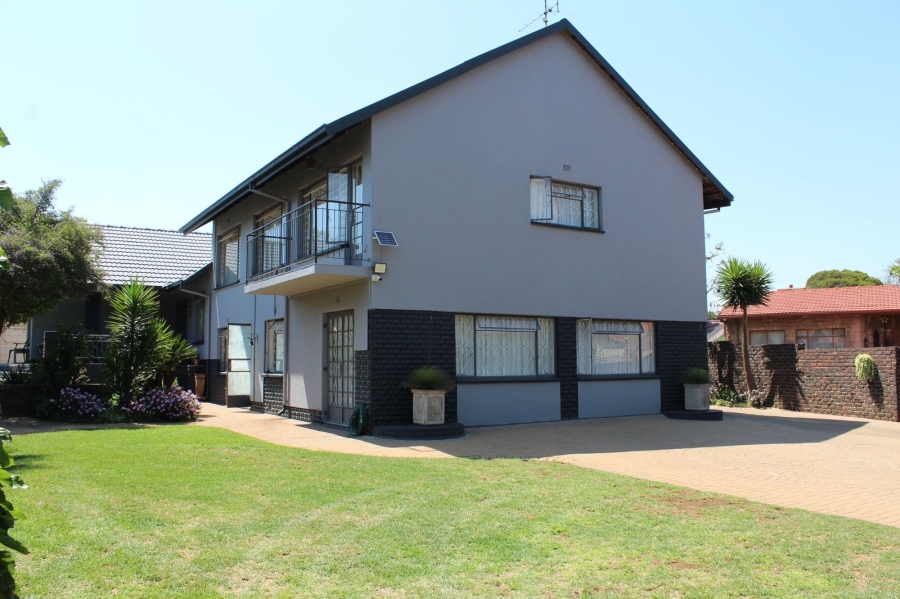 5 Bedroom Property for Sale in Eden Glen Gauteng