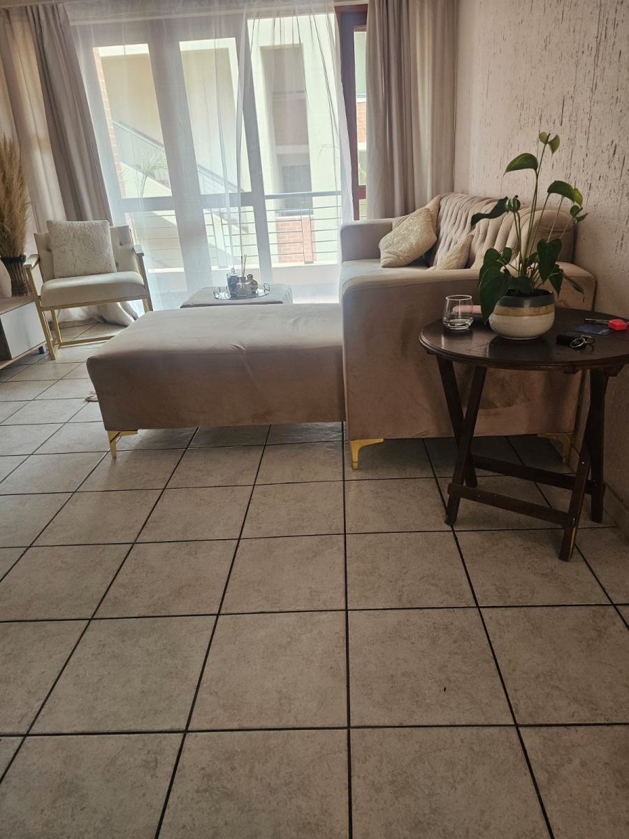 To Let 1 Bedroom Property for Rent in Douglasdale Gauteng