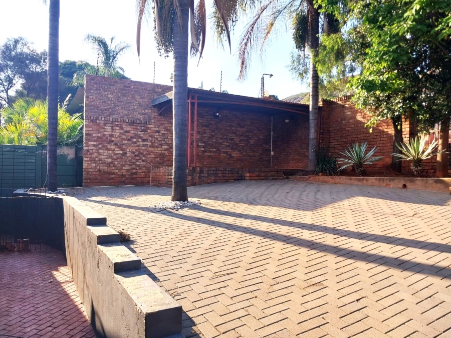 3 Bedroom Property for Sale in Mountain View Gauteng