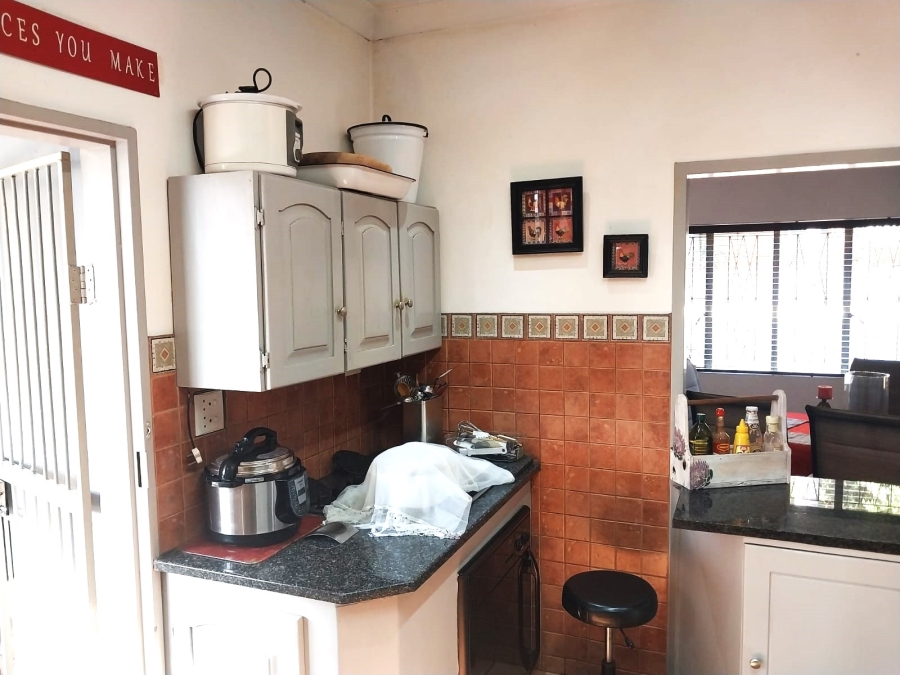 3 Bedroom Property for Sale in Mountain View Gauteng