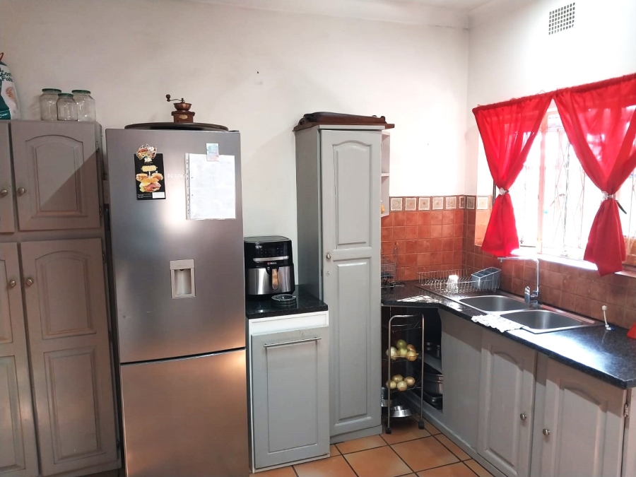 3 Bedroom Property for Sale in Mountain View Gauteng