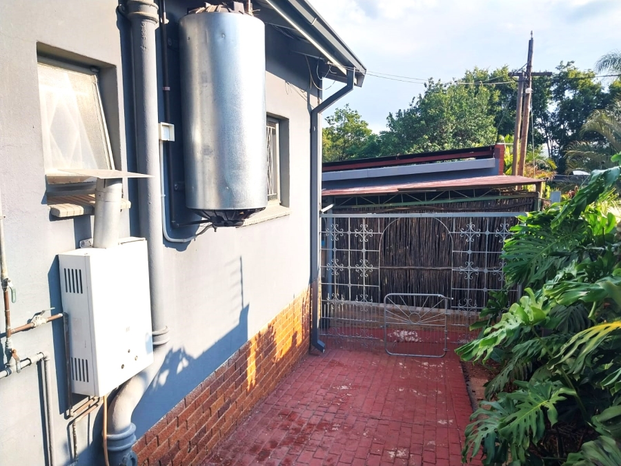 3 Bedroom Property for Sale in Mountain View Gauteng