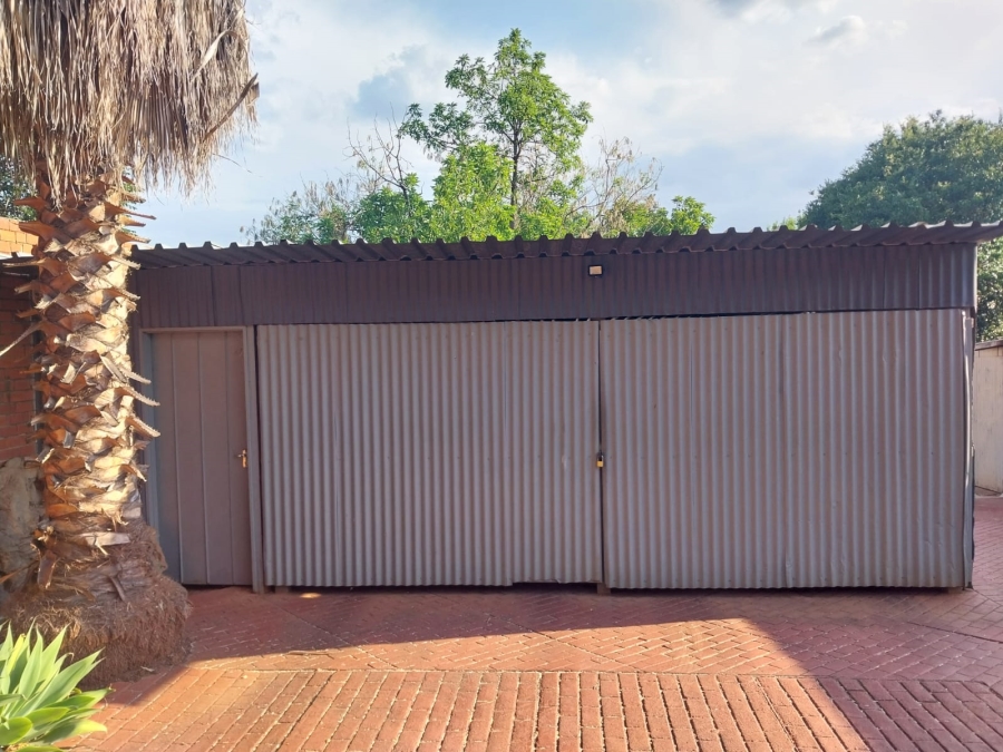 3 Bedroom Property for Sale in Mountain View Gauteng