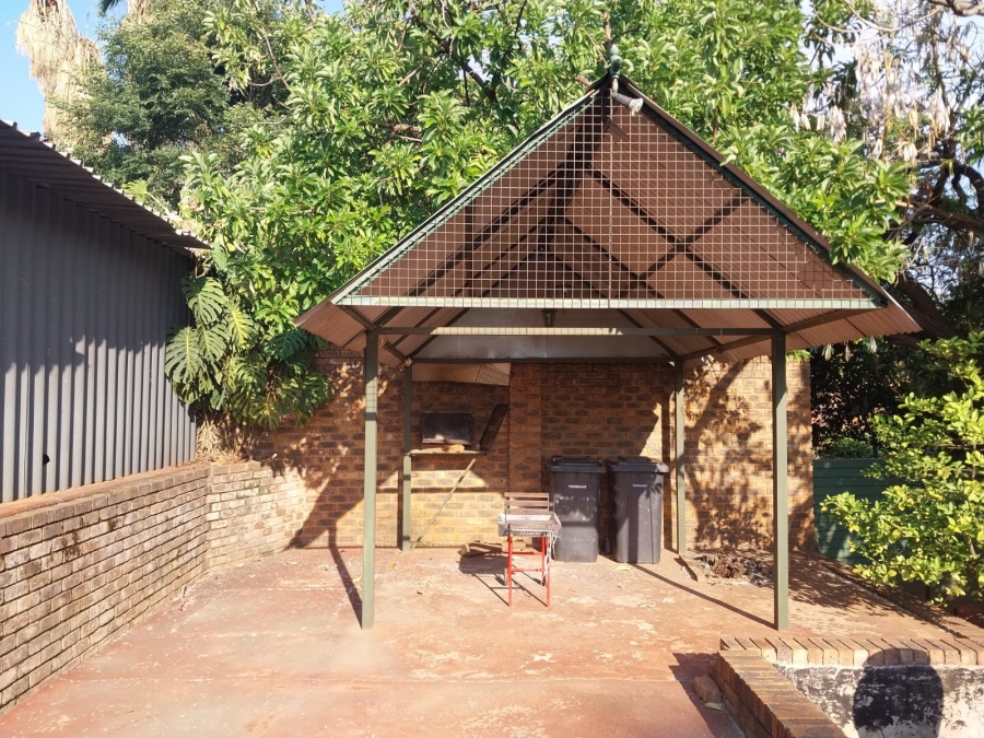 3 Bedroom Property for Sale in Mountain View Gauteng